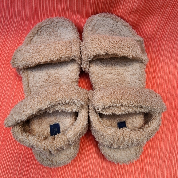 2/$20 Rachel Roy Cozy Fuzzy Sandals - Picture 1 of 6